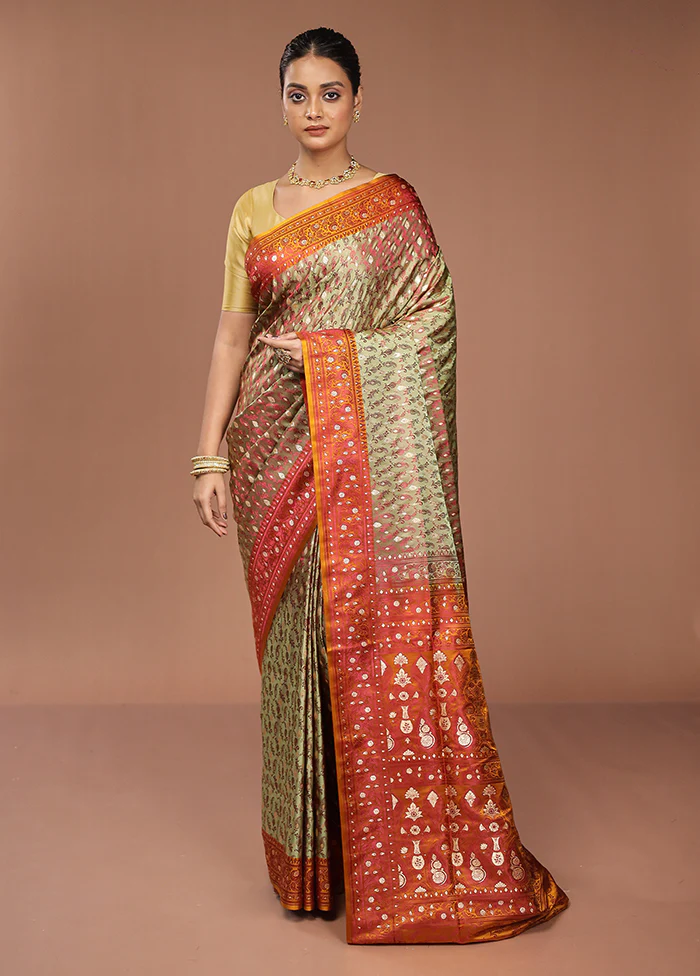 Green Tanchoi Silk Saree With Blouse Piece - Image 2