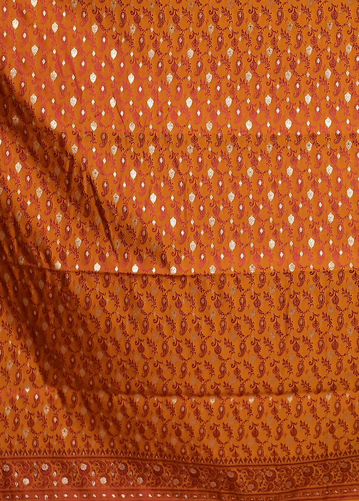 Green Tanchoi Silk Saree With Blouse Piece - Image 5