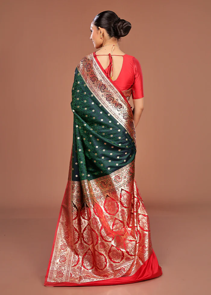 Green Tanchoi Silk Saree With Blouse Piece - Image 3