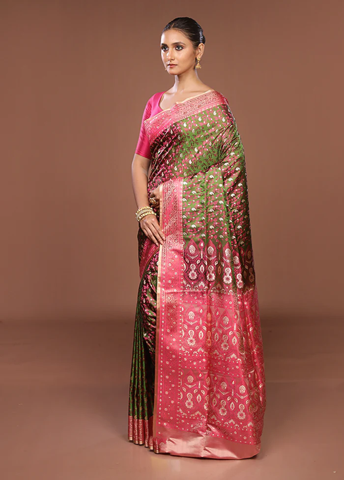 Green Tanchoi Silk Saree With Blouse Piece - Image 4