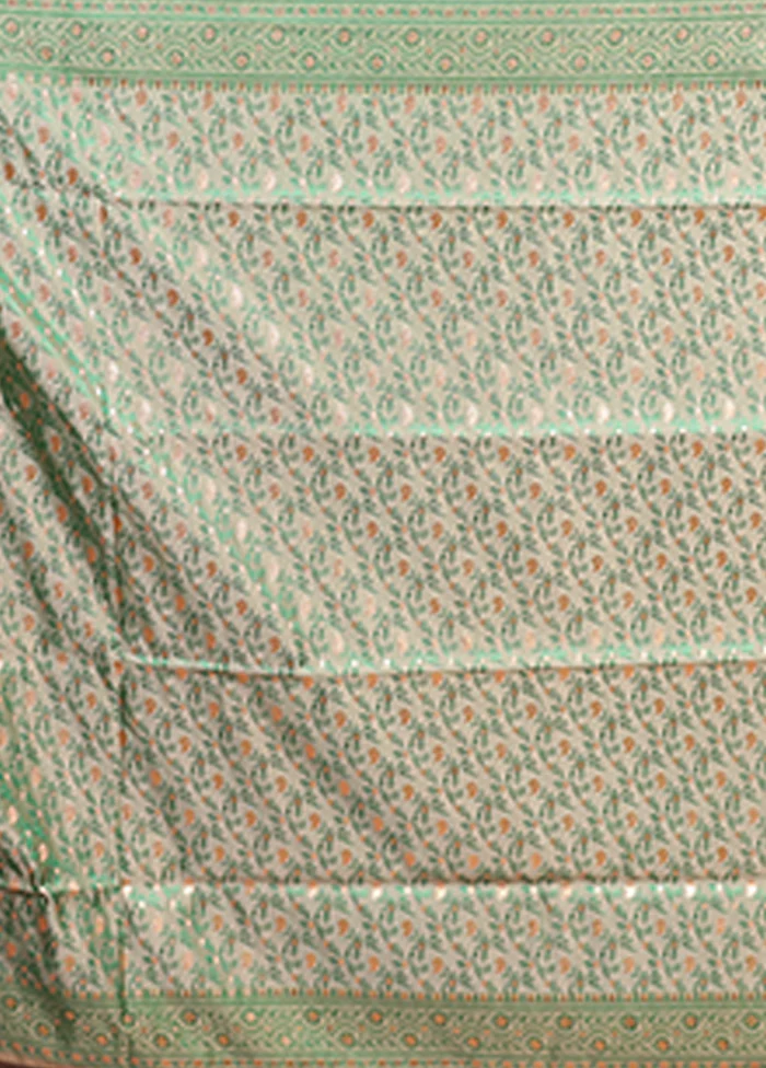 Green Tanchoi Silk Saree With Blouse Piece - Image 5