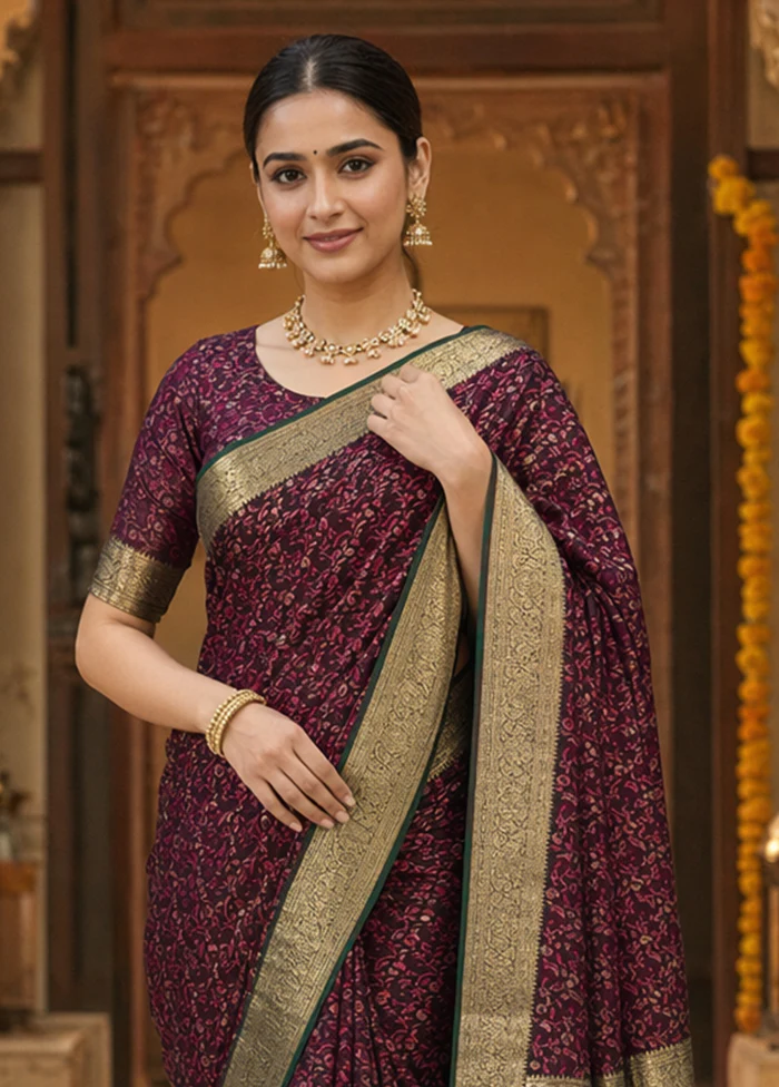 Green Tanchoi Silk Saree With Blouse Piece - Image 2
