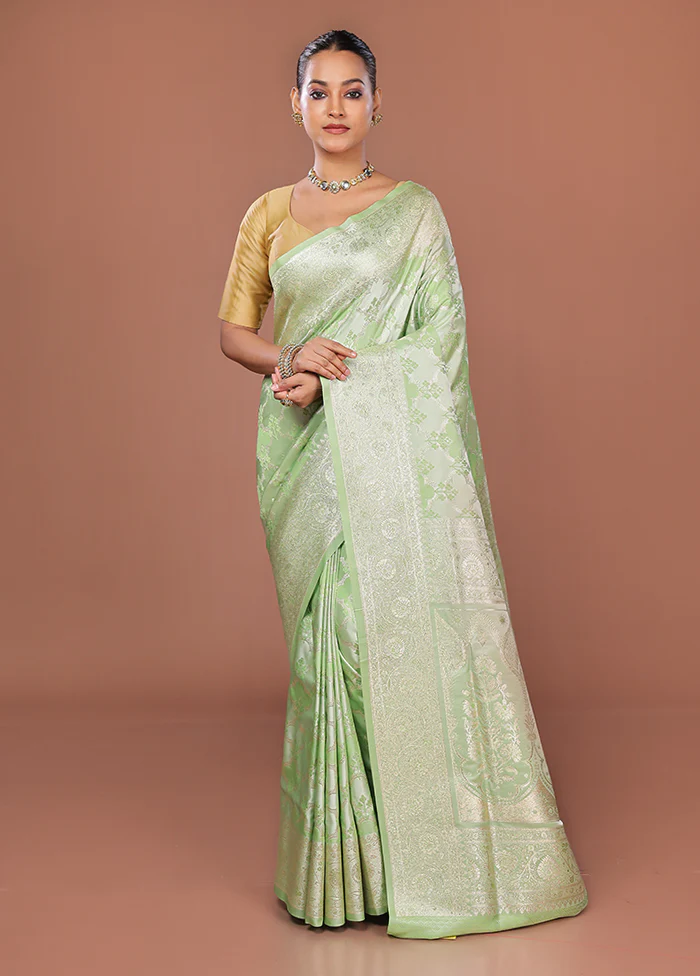 Green Tanchoi Silk Saree With Blouse Piece - Image 2