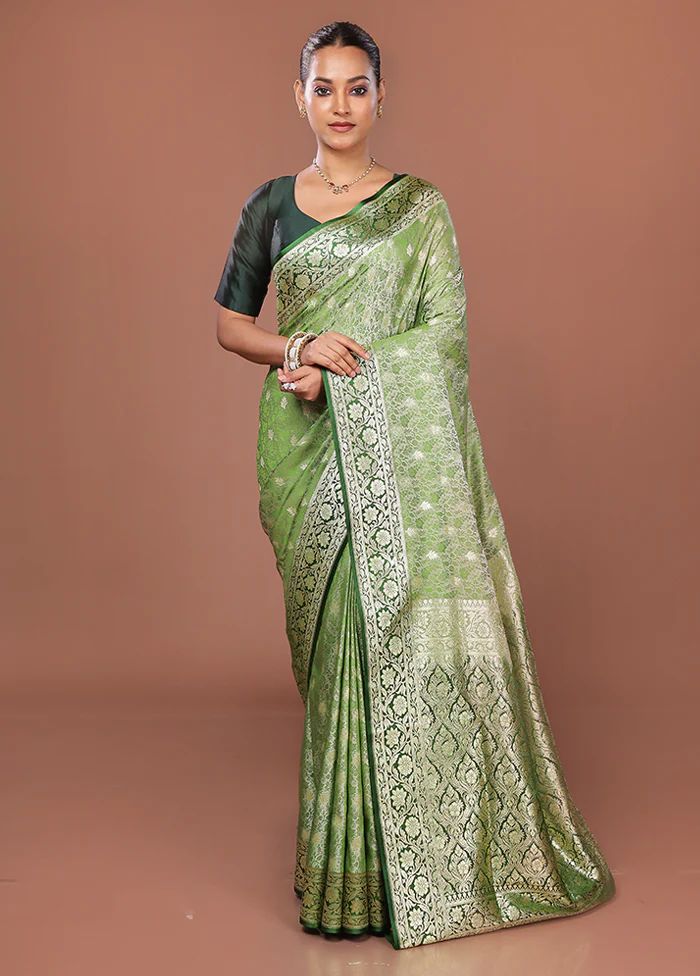 Green Tanchoi Silk Saree With Blouse Piece - Image 2