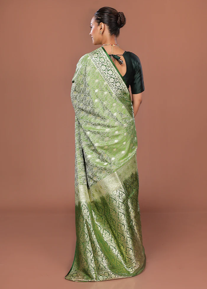 Green Tanchoi Silk Saree With Blouse Piece - Image 3