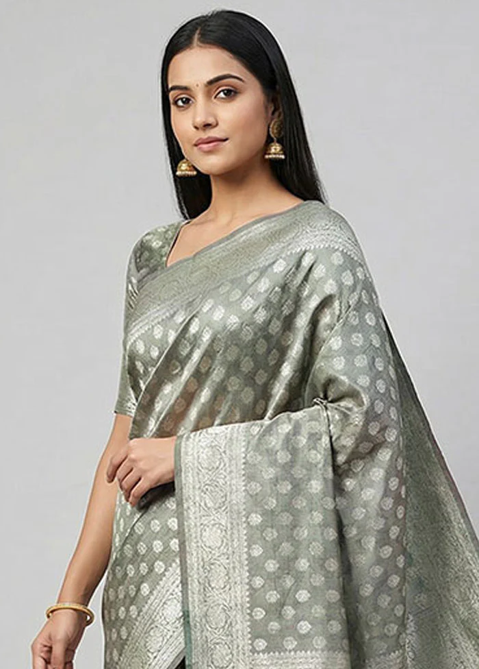 Green Tissue Silk Saree With Blouse Piece - Image 2