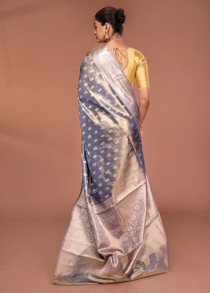 Green Tissue Silk Saree With Blouse Piece - Image 3