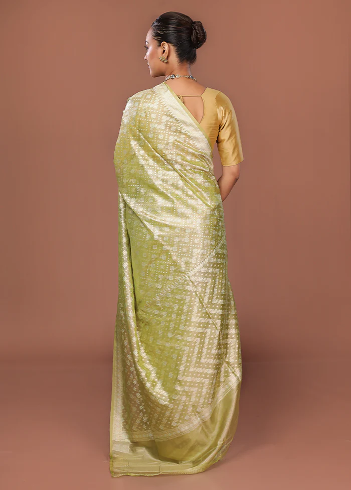 Green Tissue Silk Saree With Blouse Piece - Image 3