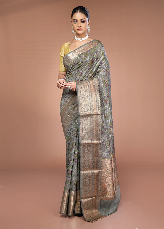 Green Tussar Silk Saree With Blouse Piece - Image 2