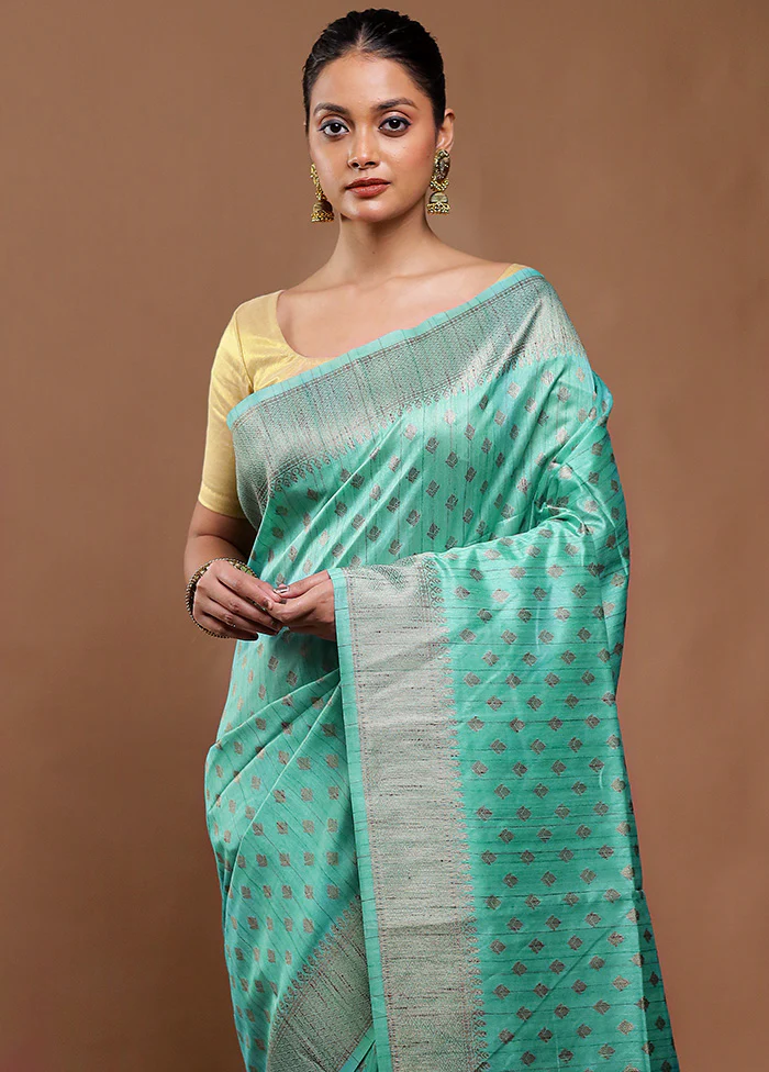 Green Tussar Silk Saree With Blouse Piece - Image 2