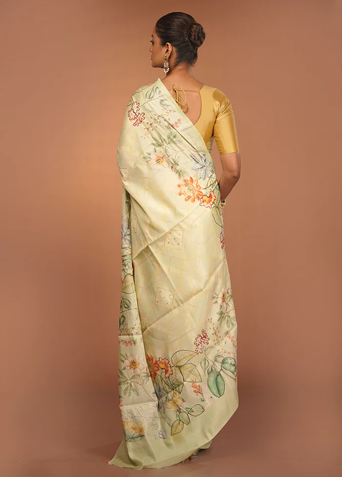 Green Tussar Silk Saree With Blouse Piece - Image 3