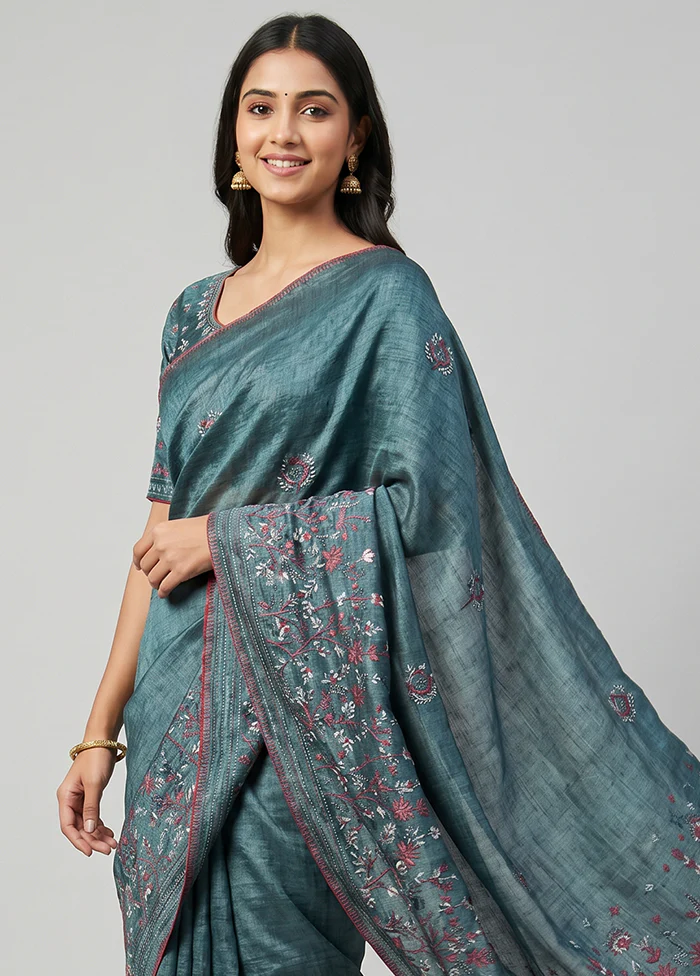 Green Tussar Silk Saree With Blouse Piece - Image 2