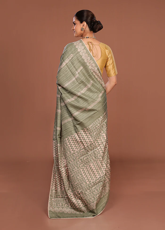 Green Tussar Silk Saree With Blouse Piece - Image 3