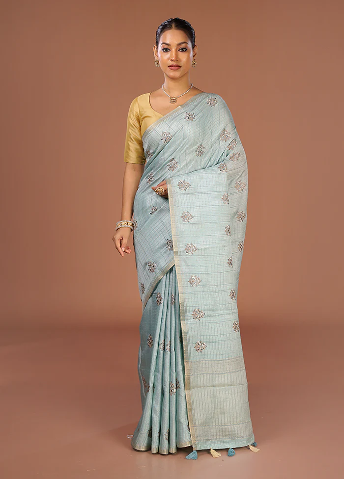 Green Tussar Silk Saree With Blouse Piece - Image 2