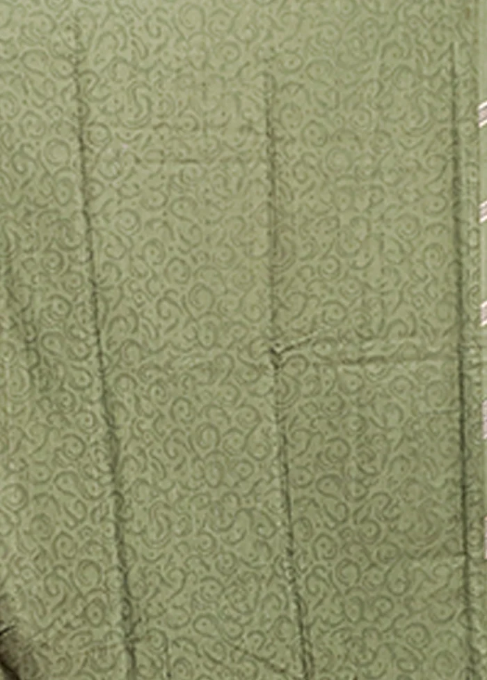 Green Tussar Silk Saree With Blouse Piece - Image 5