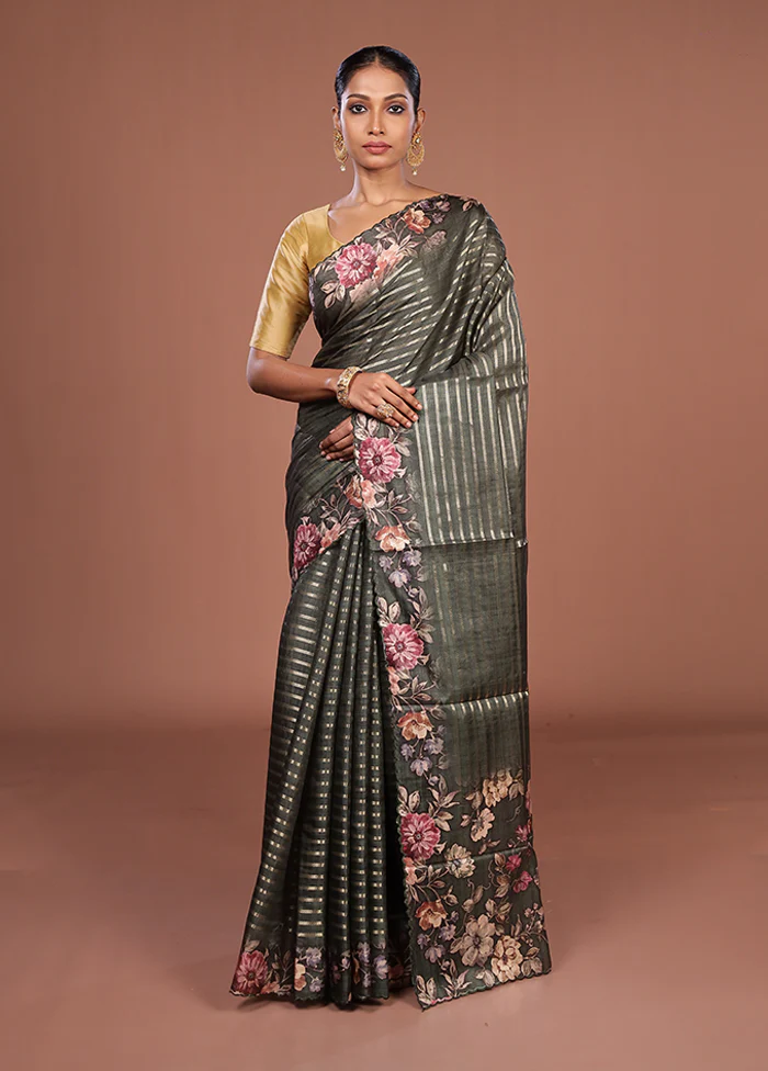 Green Tussar Silk Saree With Blouse Piece - Image 2