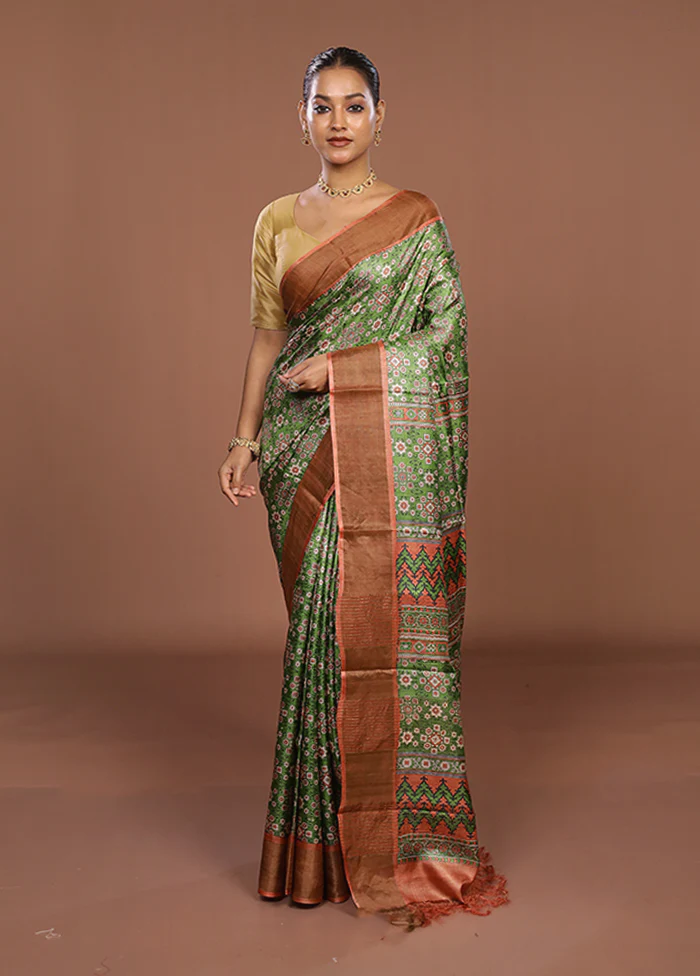 Green Tussar Silk Saree With Blouse Piece - Image 2