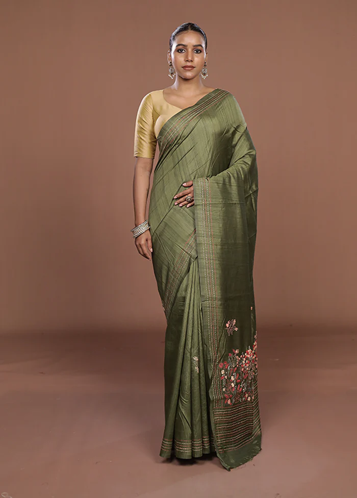 Green Tussar Silk Saree With Blouse Piece - Image 2