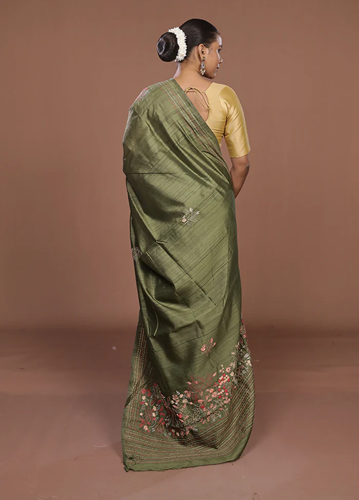 Green Tussar Silk Saree With Blouse Piece - Image 3