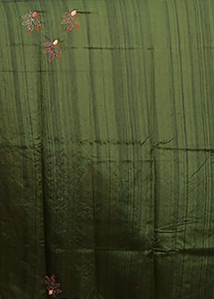 Green Tussar Silk Saree With Blouse Piece - Image 5