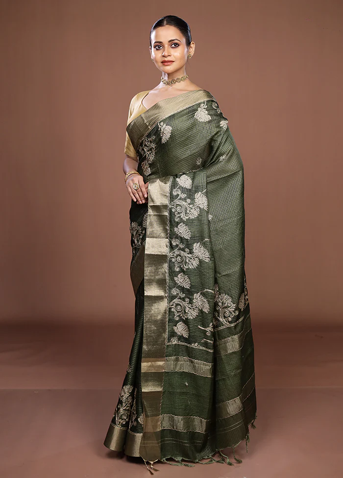 Green Tussar Silk Saree With Blouse Piece - Image 4