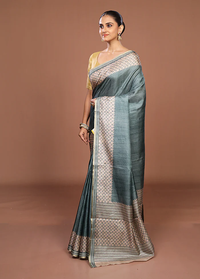 Green Tussar Silk Saree With Blouse Piece - Image 4