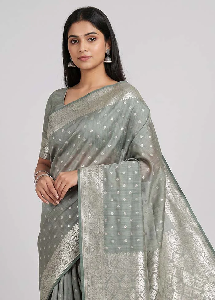 Green Tussar Silk Saree With Blouse Piece - Image 2