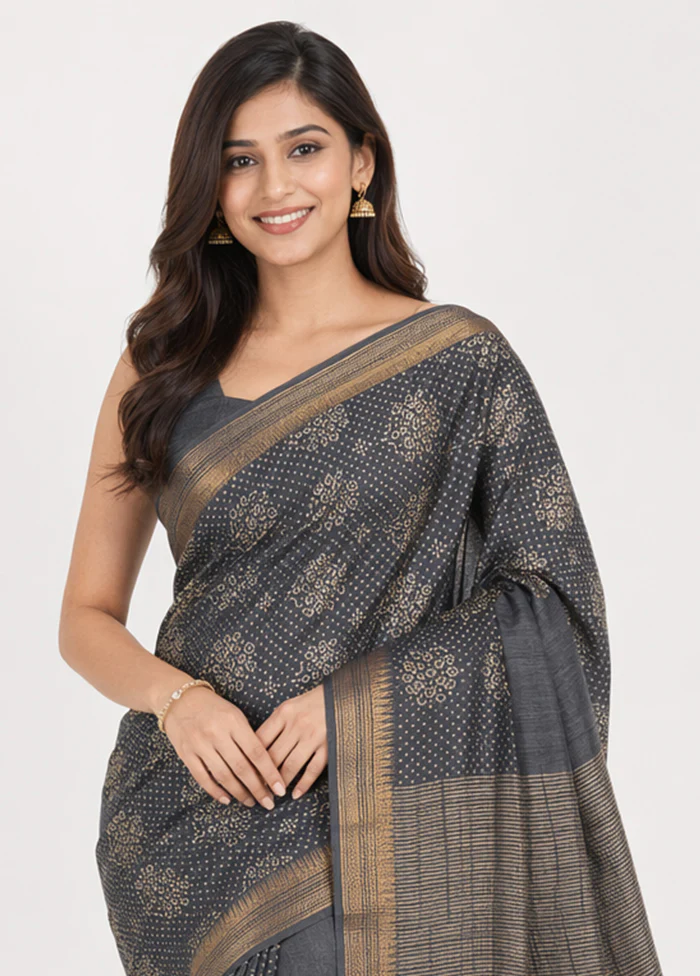 Green Tussar Silk Saree With Blouse Piece - Image 2