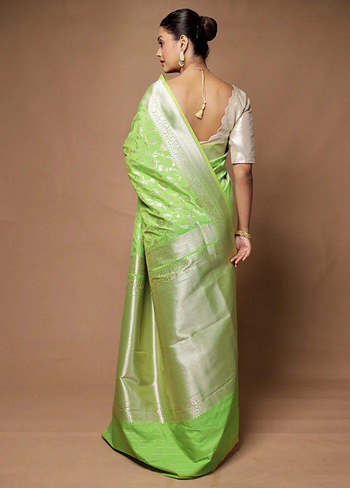 Green Uppada Silk Saree With Blouse Piece - Image 3