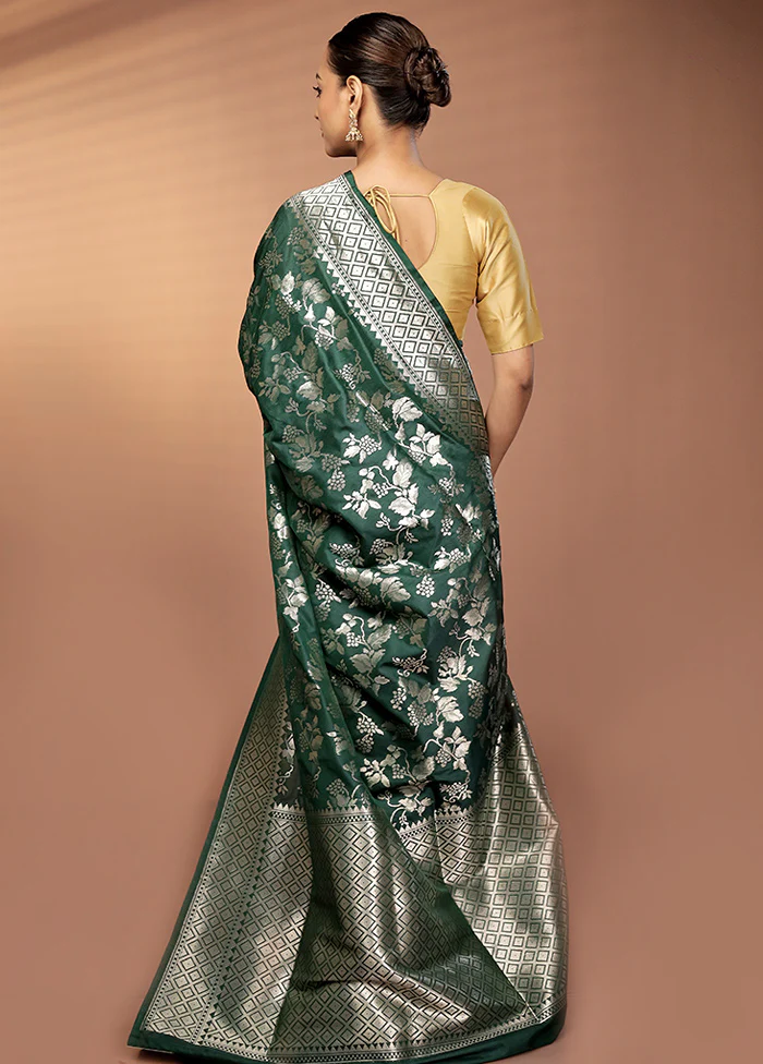 Green Uppada Silk Saree With Blouse Piece - Image 3