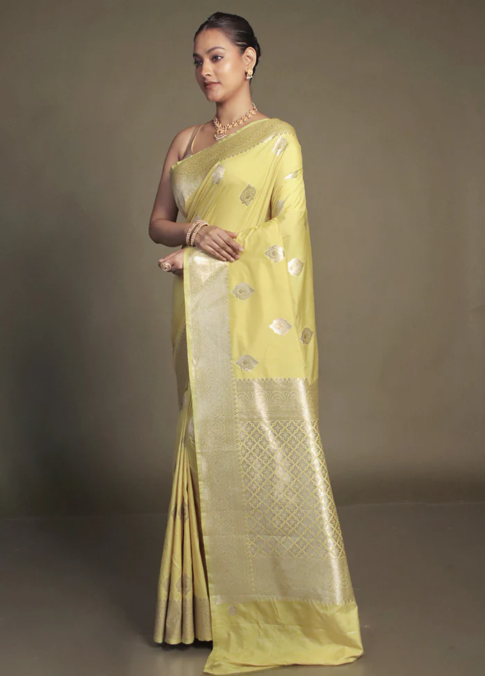 Green Uppada Silk Saree With Blouse Piece - Image 4