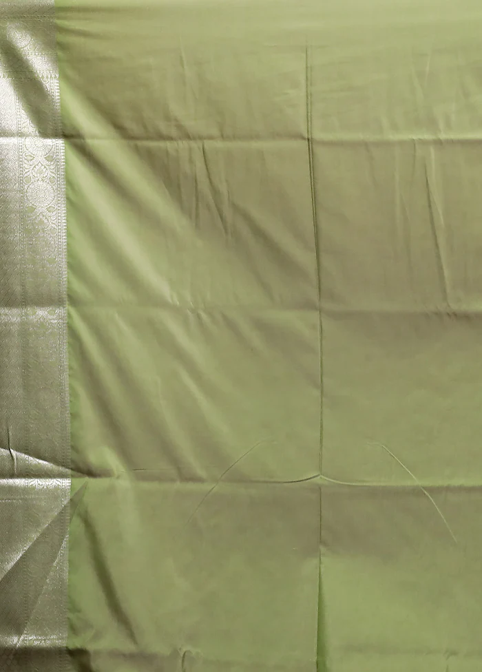 Green Uppada Silk Saree With Blouse Piece - Image 5