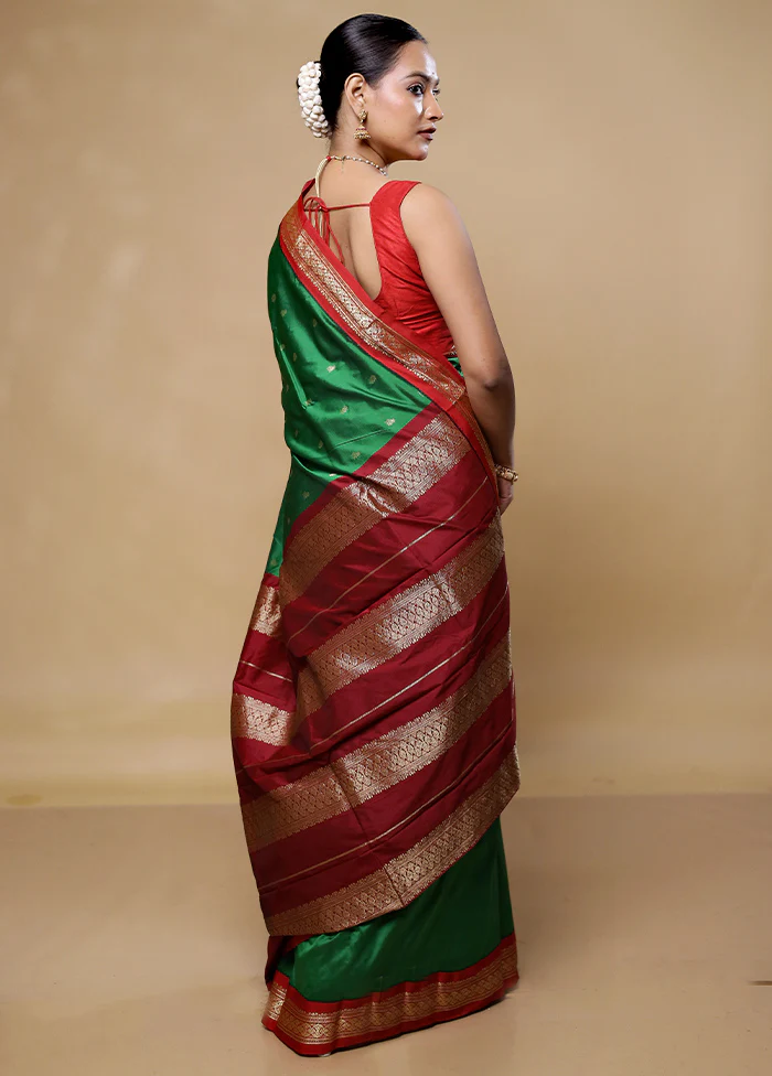 Gren Kanjivaram Silk Saree With Blouse Piece - Image 3