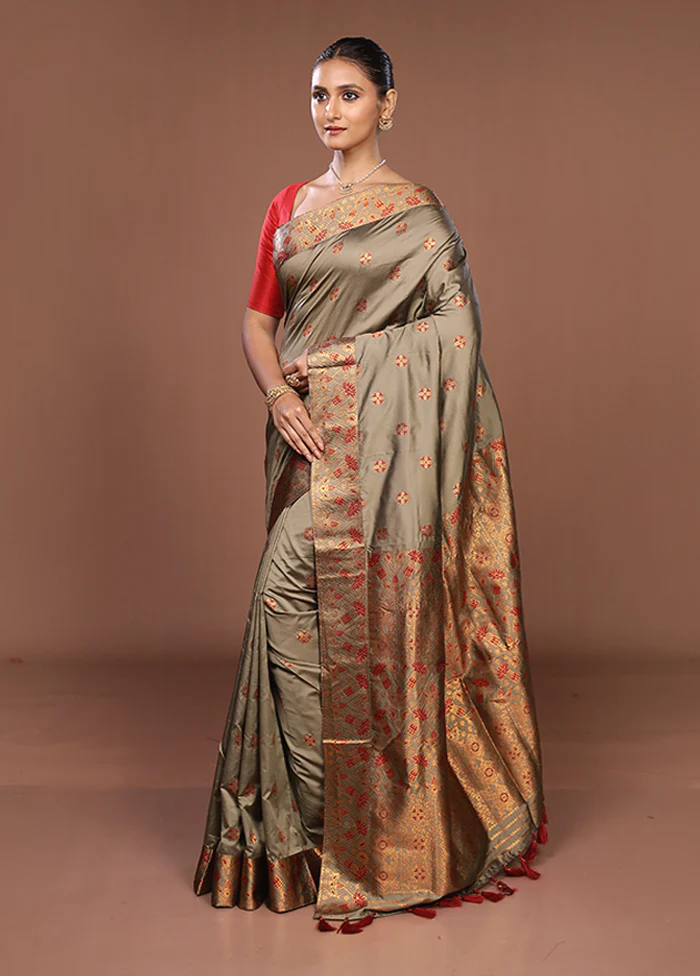 Grey Assam Silk Saree With Blouse Piece - Image 4