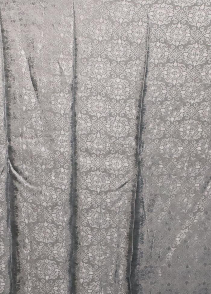 Grey Dupion Silk Saree With Blouse Piece - Image 5