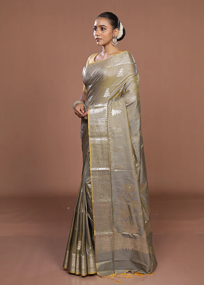 Grey Dupion Silk Saree With Blouse Piece - Image 4