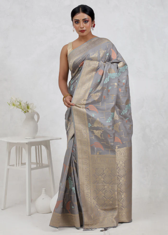 Grey Dupion Silk Saree With Blouse Piece - Image 2