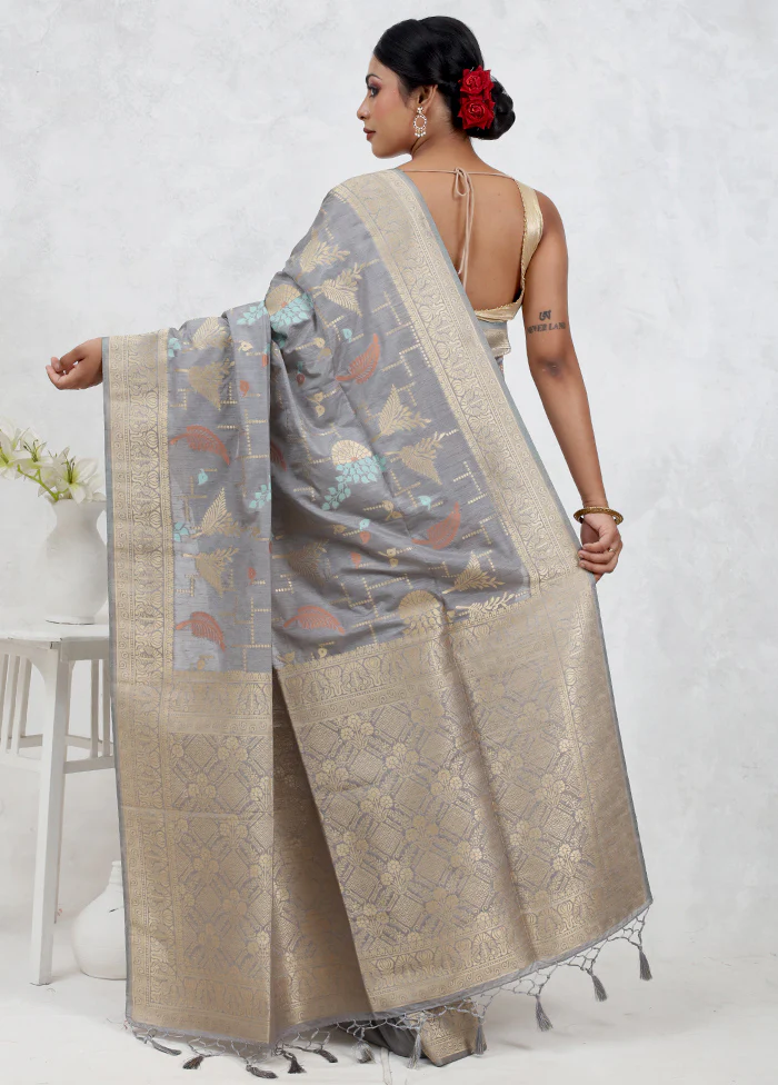 Grey Dupion Silk Saree With Blouse Piece - Image 3