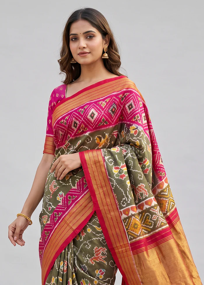 Grey Handloom Ikkat Pure Silk Saree With Blouse Piece - Image 2