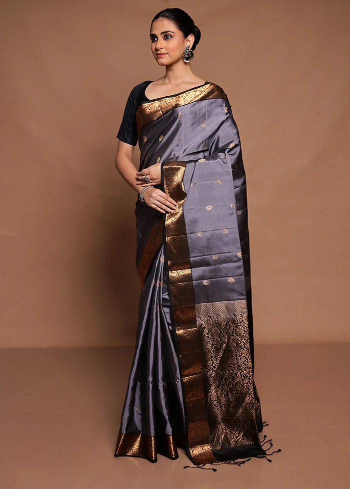 Grey Handloom Kanchipuram Pure Silk Saree With Blouse Piece - Image 4