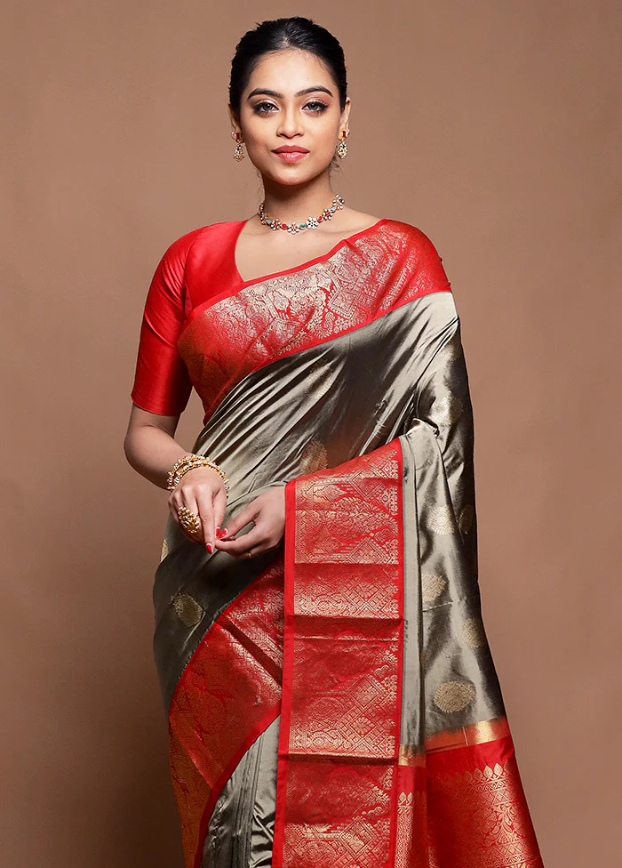 Grey Handloom Kanchipuram Pure Silk Saree With Blouse Piece - Image 2
