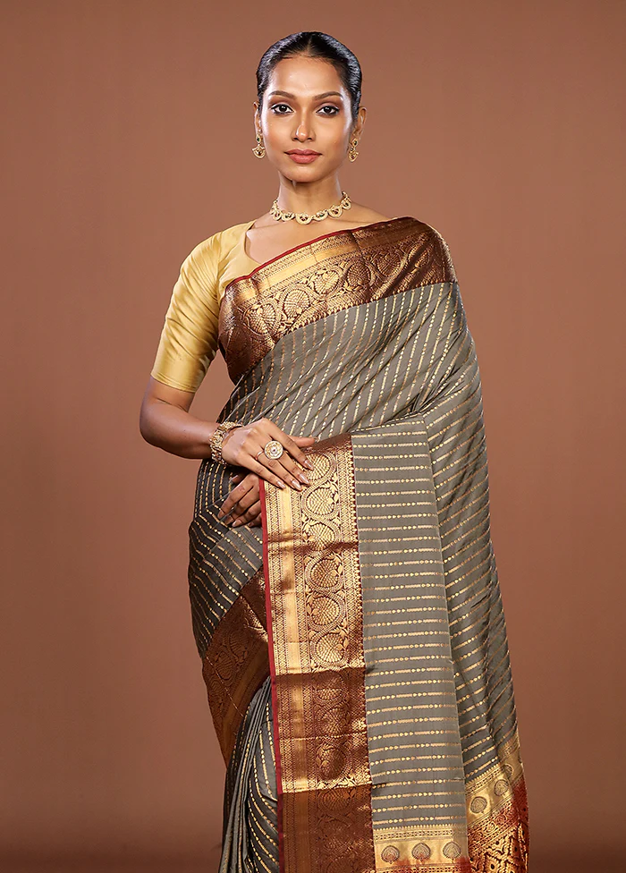 Grey Handloom Kanjivaram Pure Silk Saree With Blouse Piece