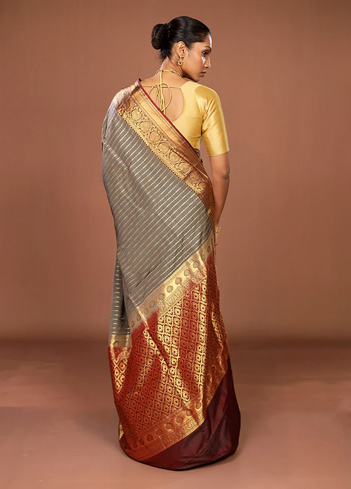 Grey Handloom Kanjivaram Pure Silk Saree With Blouse Piece - Image 3