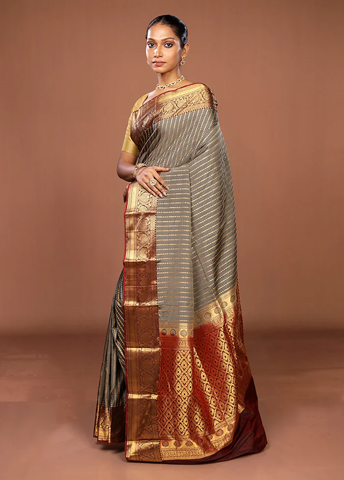 Grey Handloom Kanjivaram Pure Silk Saree With Blouse Piece - Image 4