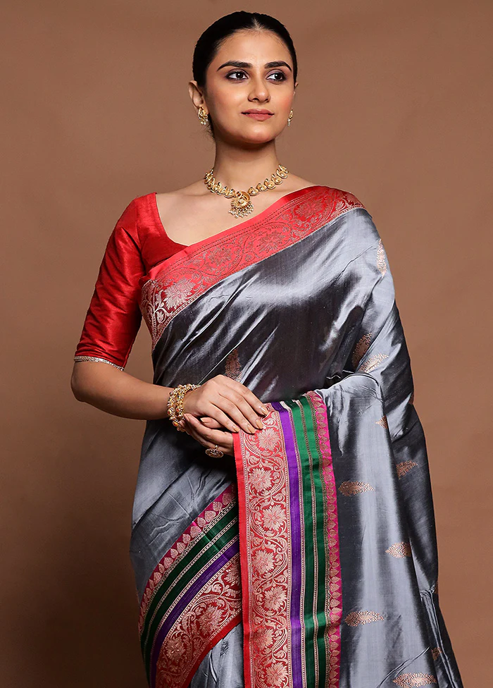 Grey Handloom Katan Pure Silk Saree With Blouse Piece - Image 2