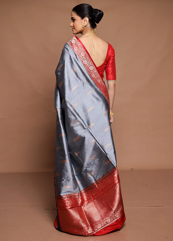 Grey Handloom Katan Pure Silk Saree With Blouse Piece - Image 3