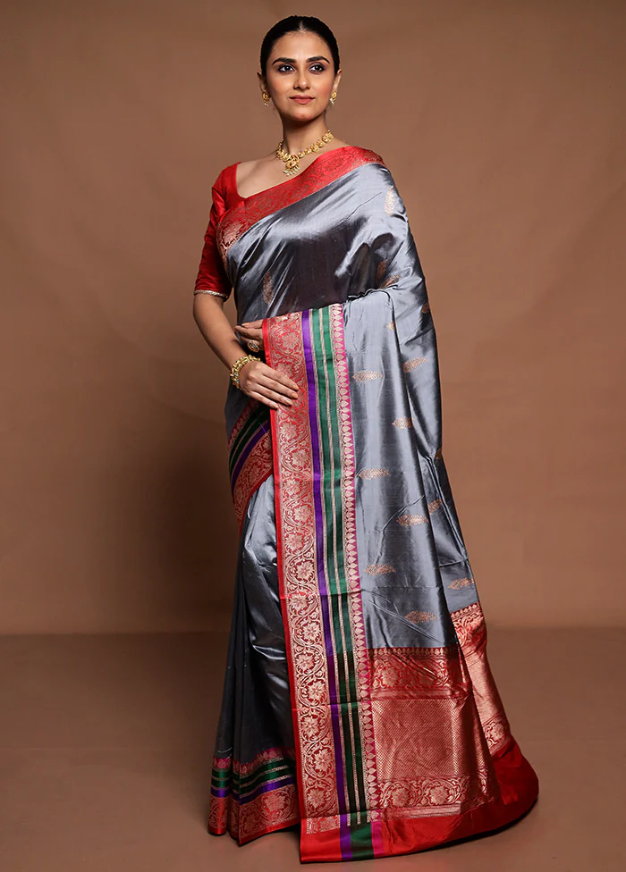 Grey Handloom Katan Pure Silk Saree With Blouse Piece - Image 4