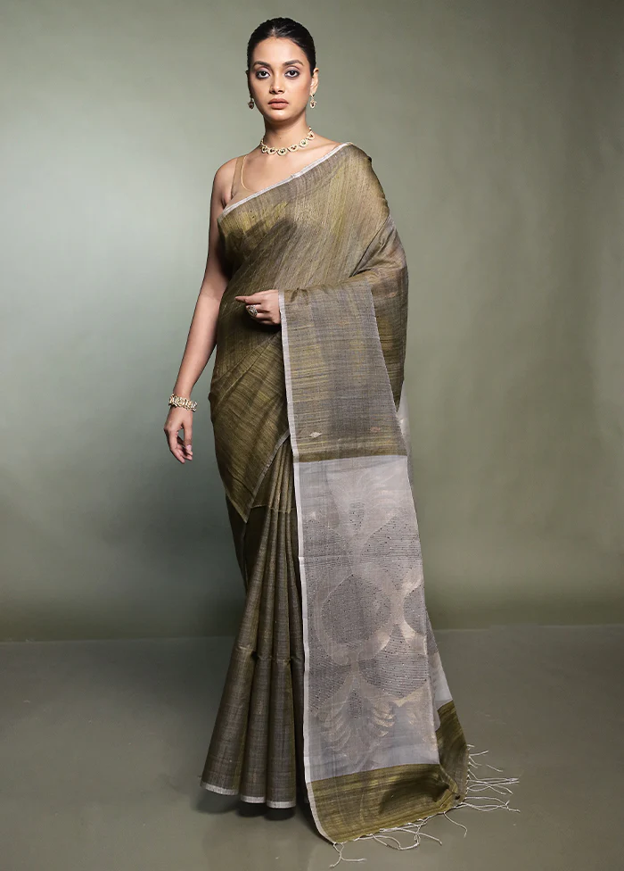 Grey Handloom Matka Pure Silk Saree With Blouse Piece - Image 2