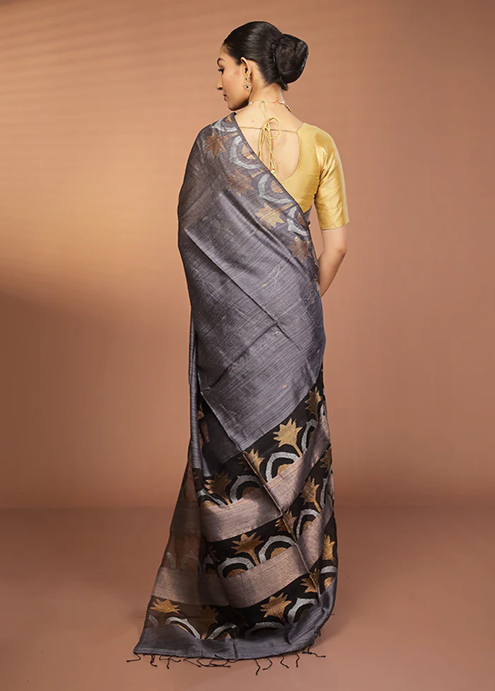 Grey Handloom Matka Pure Silk Saree With Blouse Piece - Image 3