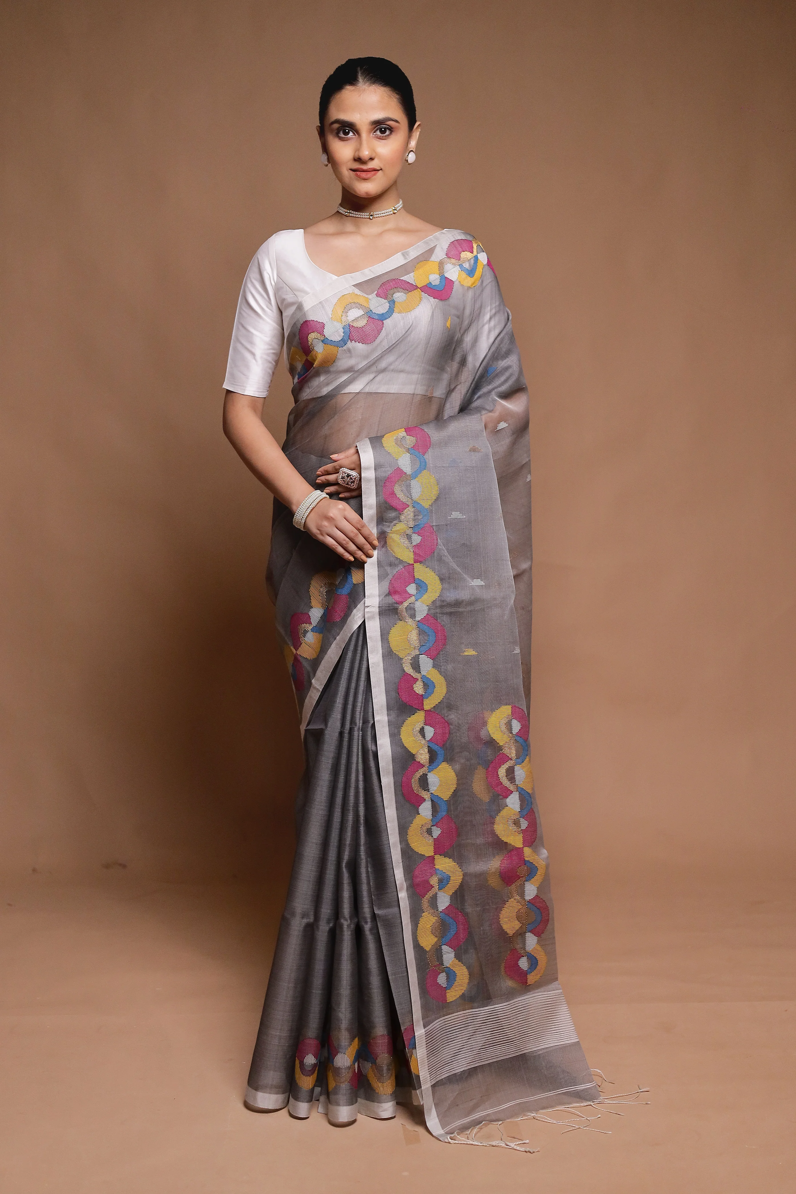 Grey Handloom Matka Pure Silk Saree With Blouse Piece